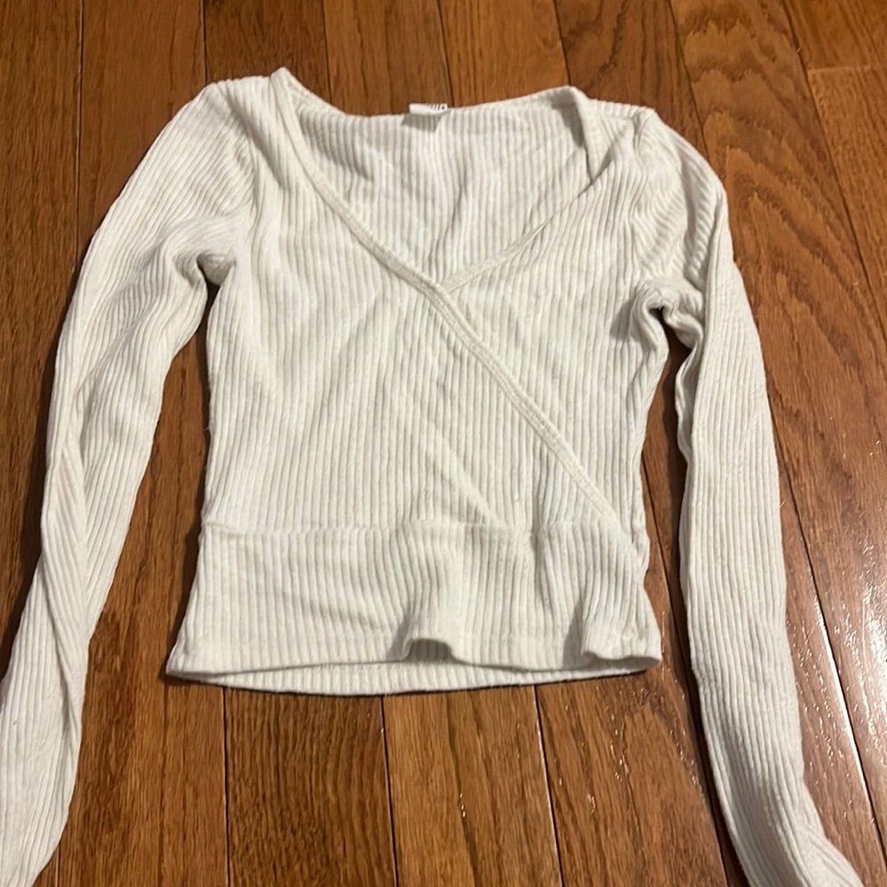 Hollister V-neck top